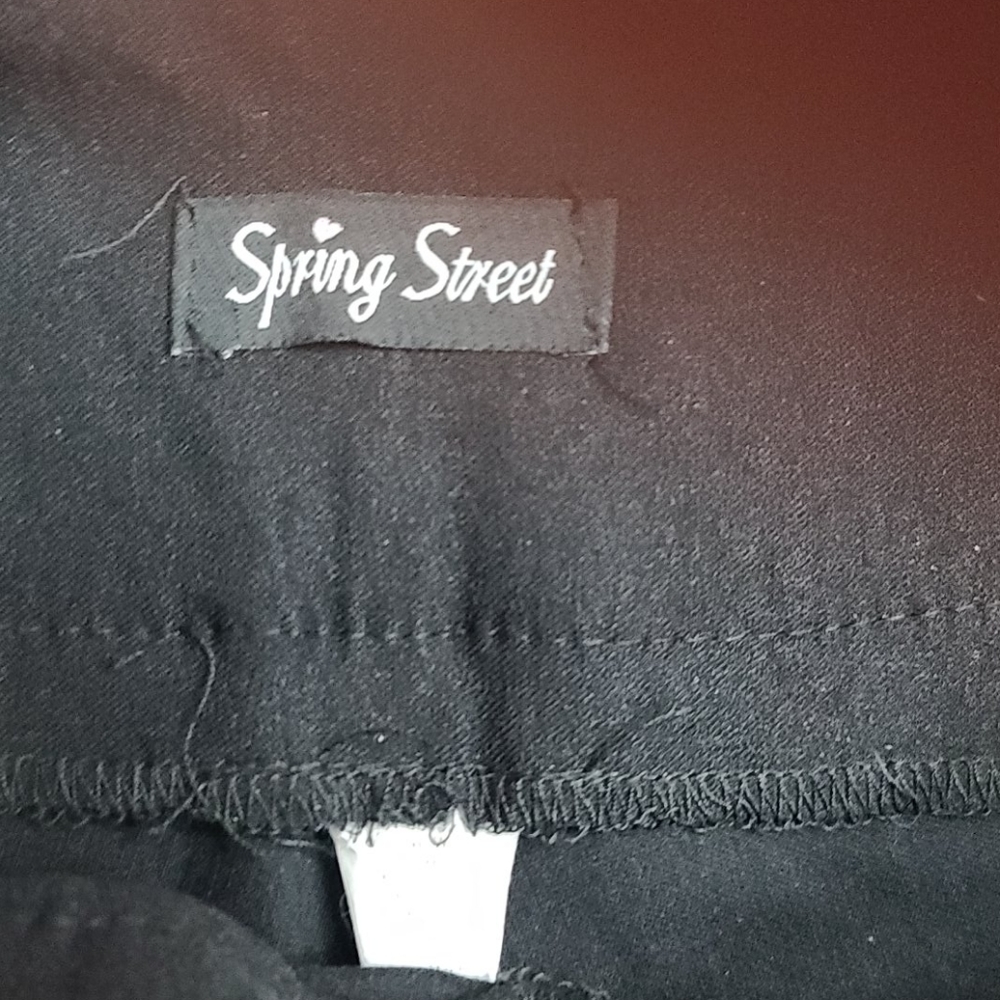 Shorts - Picture 3 of 4